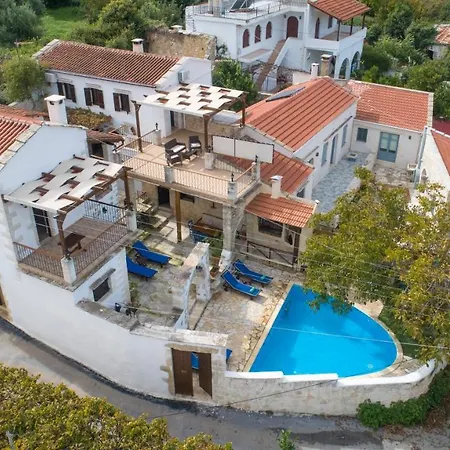Grapevine Villa Gavalochori
