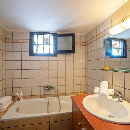 Villa Grapevine